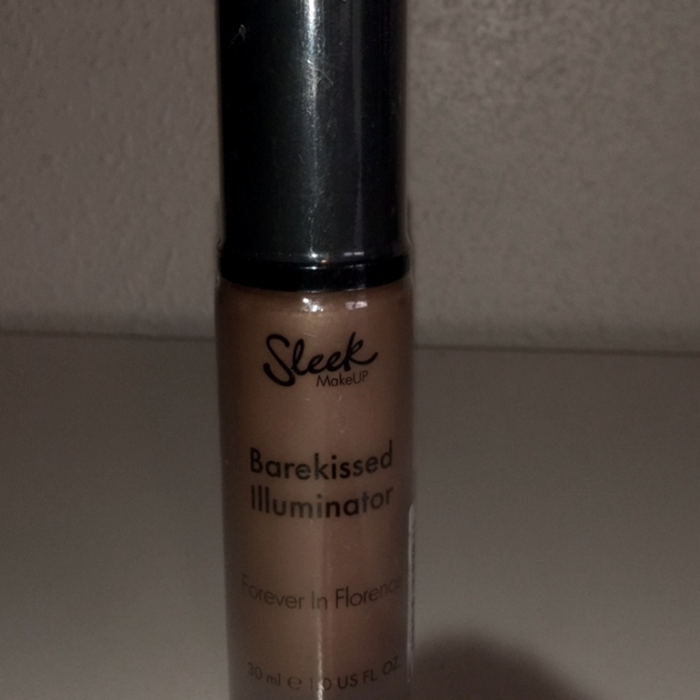 Barekissed Illuminator by Sleek Makeup